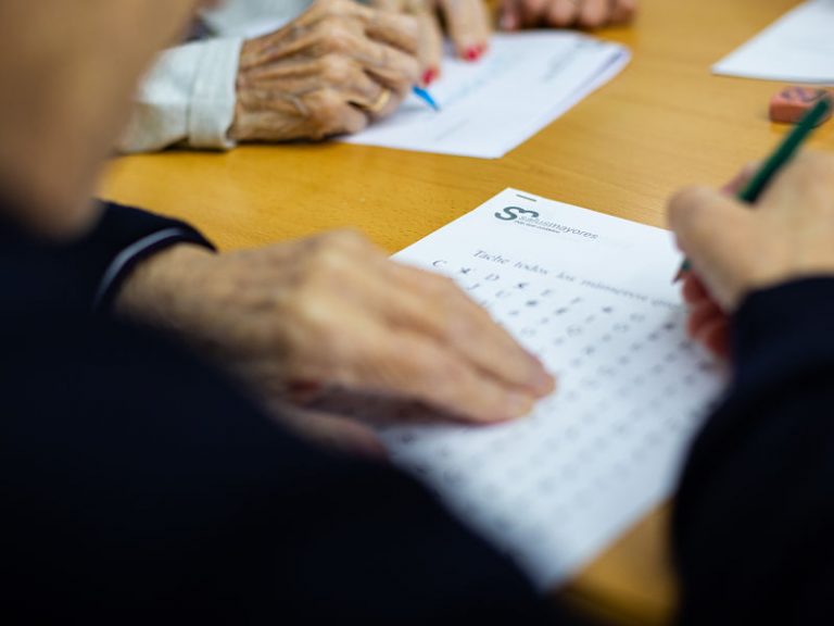 UN ESTILO DE VIDA COGNITIVAMENTE ACTIVO EN LA VEJEZ PUEDE RETRASAR LA APARICIÓN DEL DETERIORO COGNITIVO EN LA ENFERMEDAD DE ALZHEIMER HASTA EN 5 AÑOS (1)